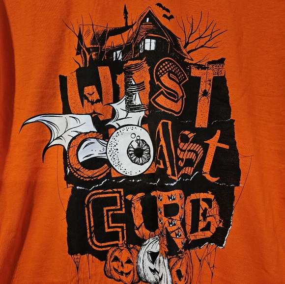 West Coast cure Orange Halloween pumpkins Tee shirt Lot of 2 #1 large #2- XLarge - Picture 4 of 5